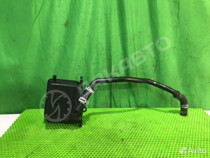 Бачок жидкости гидроусилителя Mercedes-Benz C W204