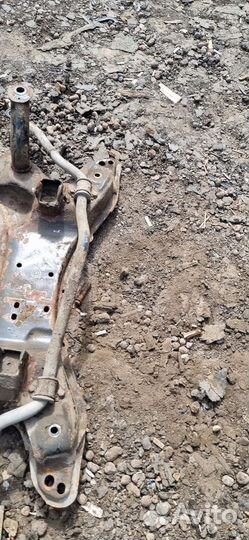 Подрамник на geely mk