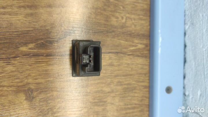 Кнопка открывания бензобака Toyota Avensis T250