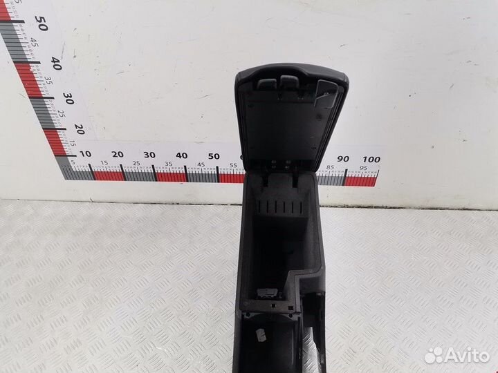 Подлокотник для Peugeot-Citroen 407 7589F3