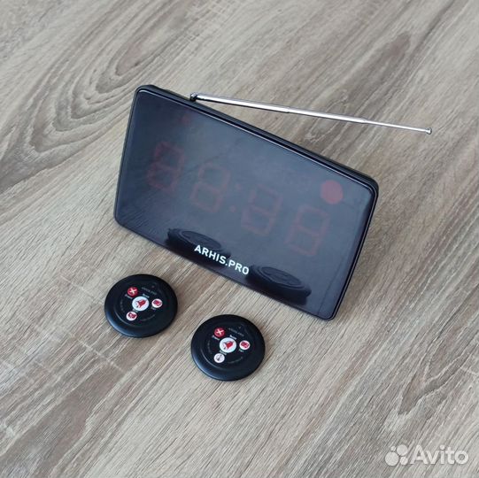 Табло отображения вызова на русском, кнопка вызова