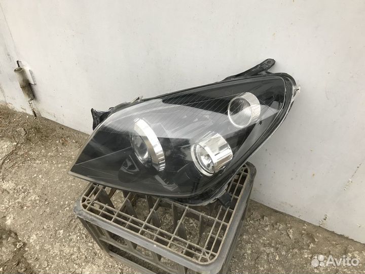 Opel Astra H Фара ксенон L