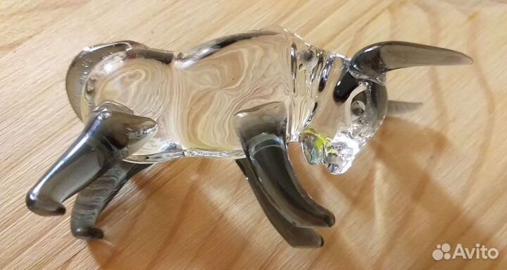 Стеклянная фигурка Бычок