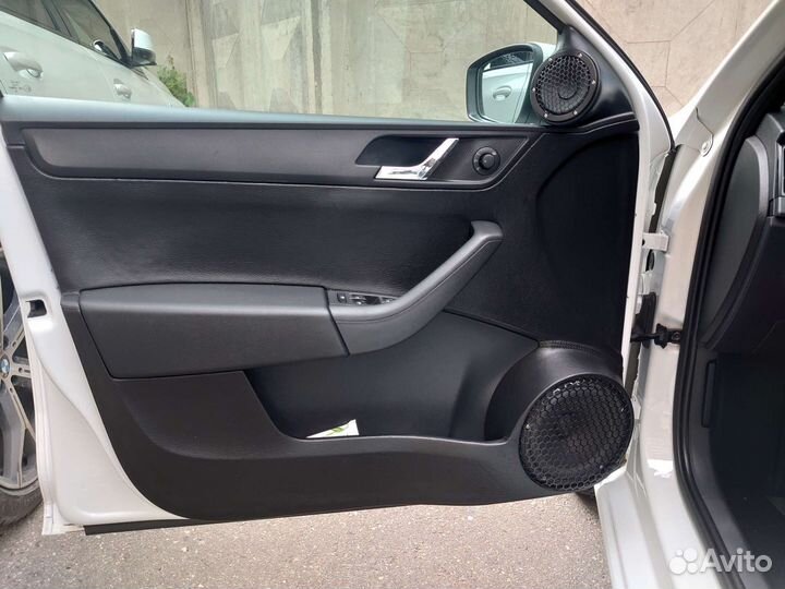 Инсталляция под аудио систему на Skoda rapid