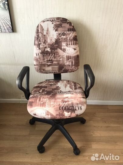 Компьютерное кресло
