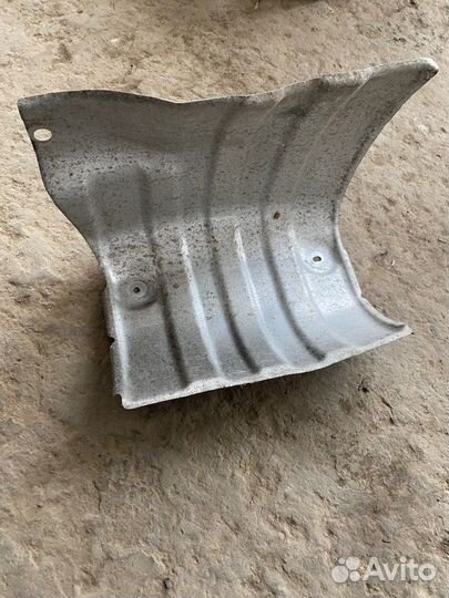 Тепловой экран Toyota Avensis T25 2azfse