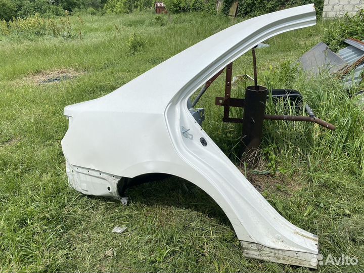 Задняя правая крыло toyota camry 50-55