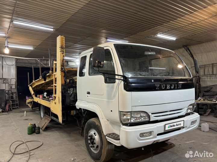 Эвакуатор Yuejin 1080, 2007