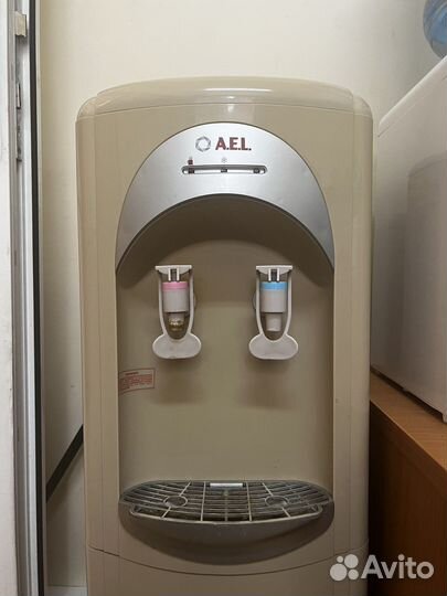 Кулер для воды AEL