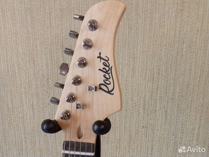 Гитара с комбоусилителем