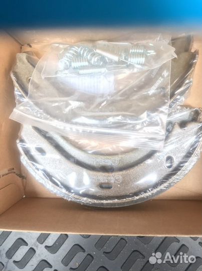 Колодки ручника Мерседес