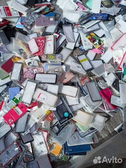 Чехлы на телефон