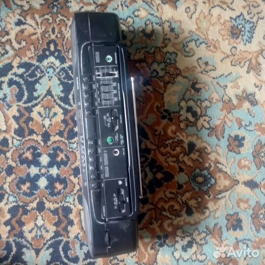 Кассетный магнитофон sanyo