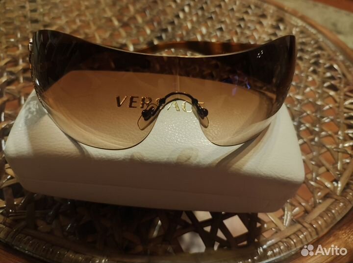 Солнцезащитные очки женские versace