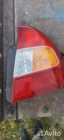 Задний правый фонарь на хундай акцент