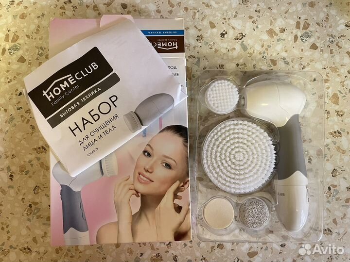 Щетка для очищения лица и тела