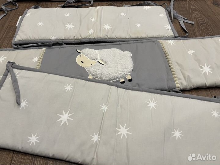 Бортик мягкий в детскую кроватку