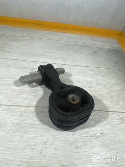 Подушка двигателя верхняя Honda stepwgn spada rk5