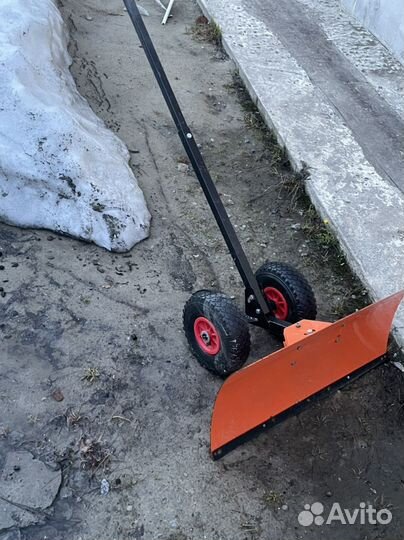 Лопата для уборки снега