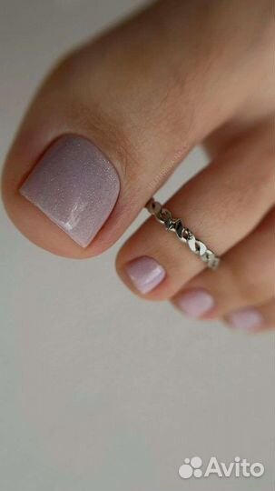 Модель на маникюр педикюр