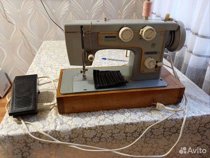 Швейная машина Подольск 142