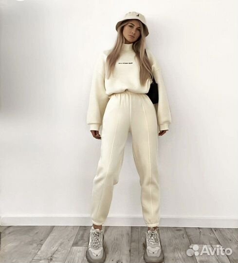 Новый Спортивный костюм