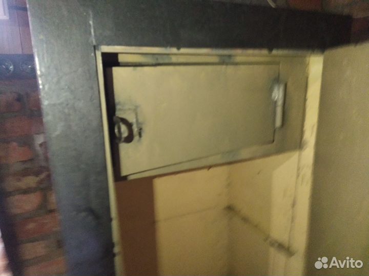 Металлический сейф