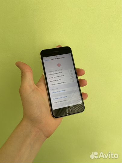 iPhone SE, 64 ГБ