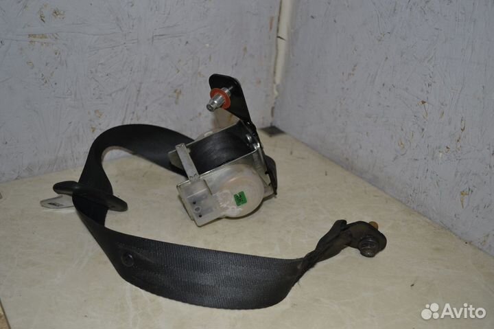 Ремень безопасности задний правый Kia Ceed (ED)