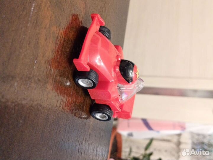 Машинка игрушечная