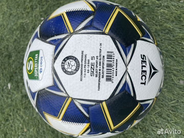 Футбольный мяч