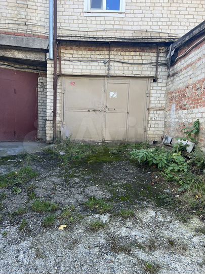 Гараж, > 30 м²