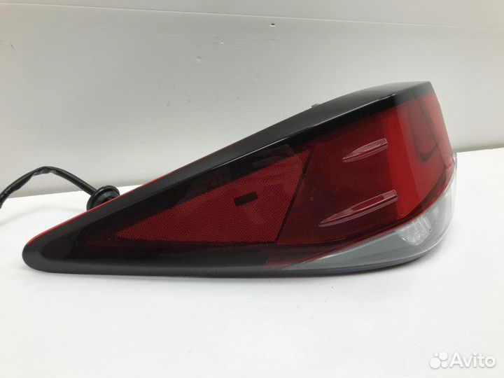 Фонарь задний наружный левый Lexus RX 4