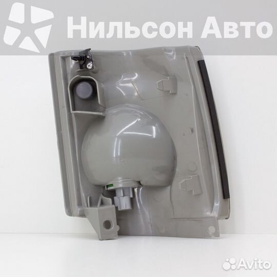 Габарит toyota dyna 1998-2003 г белый, левый, zevs