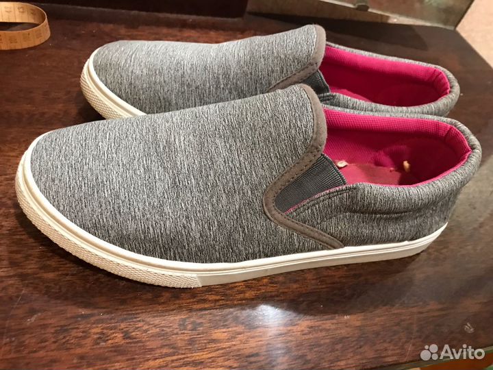 Кеды и босоножки натур.кожа на полиуретане 37-38