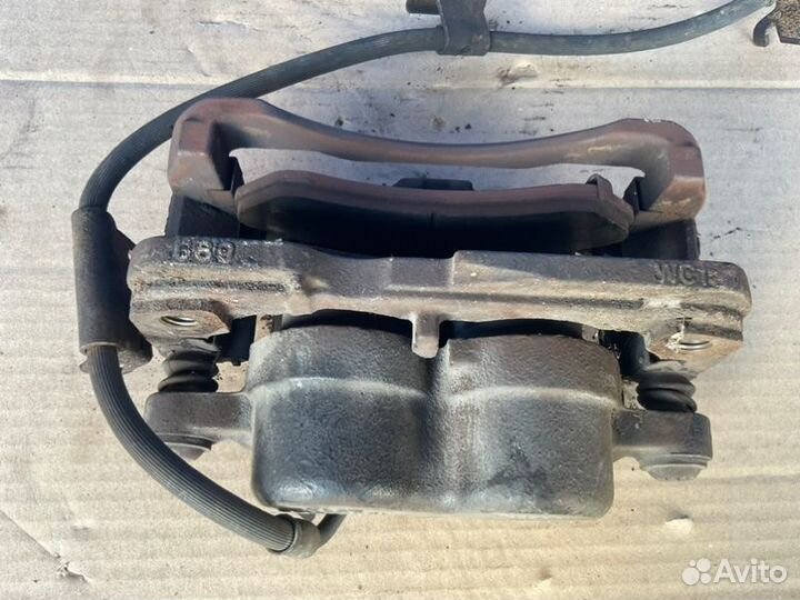 Суппорт передний левый Gmc Yukon GMT800 L59 285HP