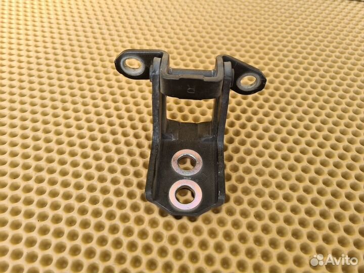 Петля двери передняя левая Infiniti M37 M25 M56