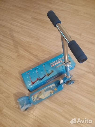 Новый самокат детский со светящимися колесами