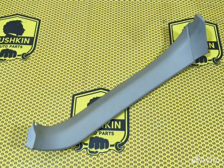 Обшивка крышки багажника правая Renault Koleos HY0