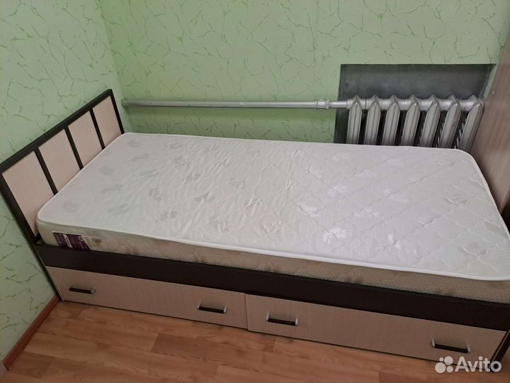 Кровать