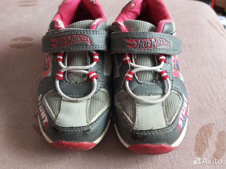 Кроссовки детские
