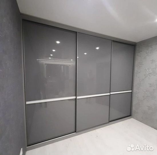 Шкафы купе на заказ от фабрики