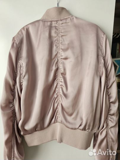 Бомбер женский hm