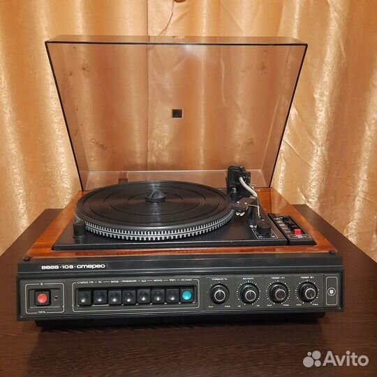 Проигрыватель винила Вега 108