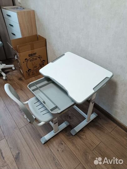 Растущая парта и стул Cubby