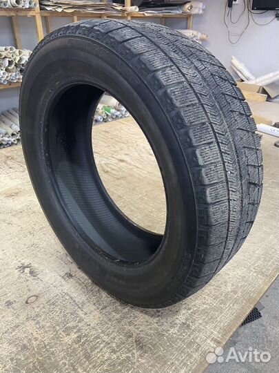 Bridgestone Blizzak VRX 215/55 R17 94Q