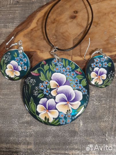 Медальон и серьги перламутр 