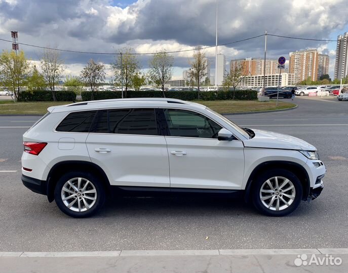 Skoda Kodiaq 2.0 AMT, 2018, битый, 128 000 км