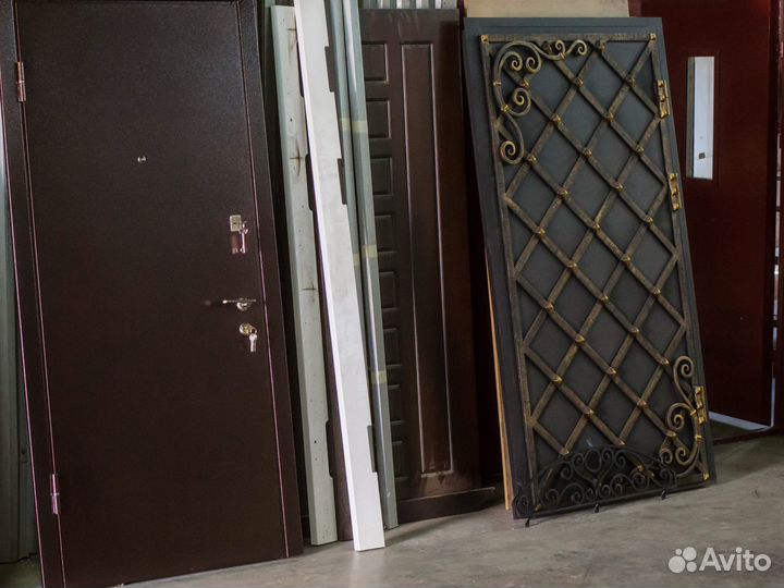 Железная дверь с порошковым покрытием