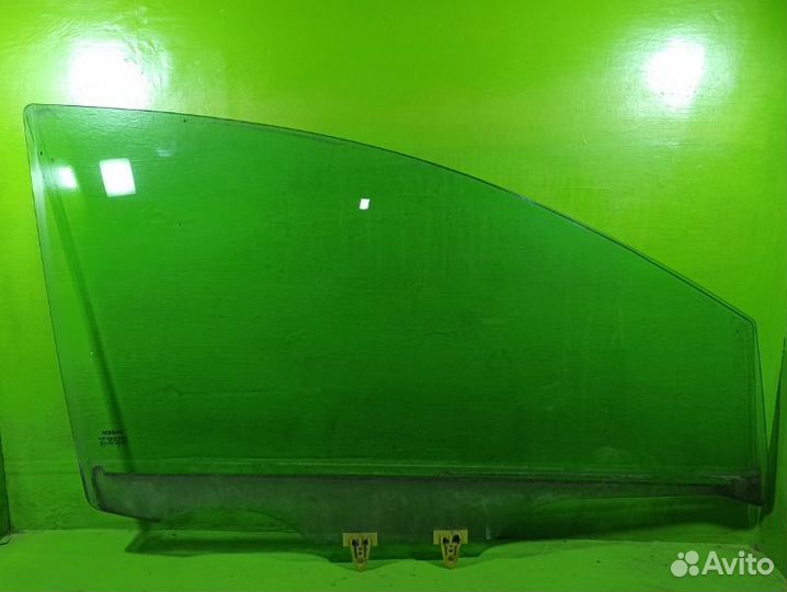 Стекло двери переднее правое Nissan Note E11 CR14